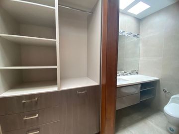 VENTA OPORTUNIDAD CASA EN NAYON EN URBANIZACION PRIVADA