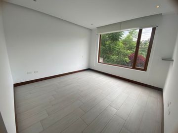 VENTA OPORTUNIDAD CASA EN NAYON EN URBANIZACION PRIVADA