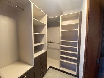 VENTA OPORTUNIDAD CASA EN NAYON EN URBANIZACION PRIVADA