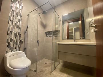 VENTA OPORTUNIDAD CASA EN NAYON EN URBANIZACION PRIVADA