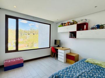 VENTA OPORTUNIDAD CASA EN NAYON EN URBANIZACION PRIVADA