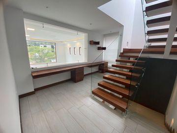 VENTA OPORTUNIDAD CASA EN NAYON EN URBANIZACION PRIVADA