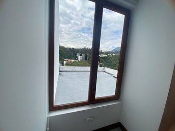 VENTA OPORTUNIDAD CASA EN NAYON EN URBANIZACION PRIVADA