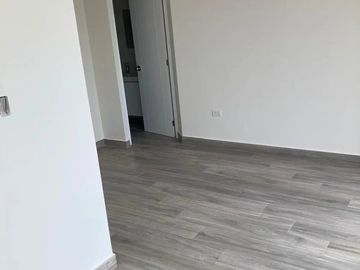 BARRANCO, ACOGEDOR TRIPLEX CON BALCON, TERRAZA, BBQ, VISTA EXTERIOR, FRENTE A PARQUE, LIMITE CON MIRAFLORES