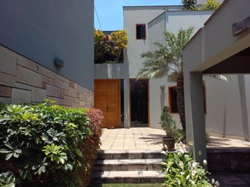 CASA EN CHACARILLA