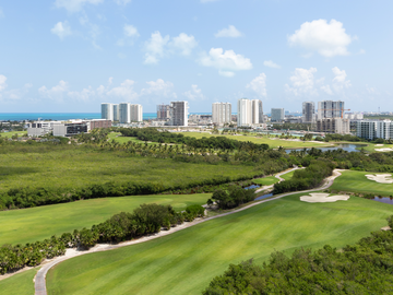 Exclusivo Departamento de 3 Habitaciones con Vista al Campo de Golf en Puerto Cancun