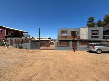 SAN SEBASTIAN- CASA DE 160 mT2 ADEMAS 6 CABAÑAS EQUIPADISIMAS FUNCIONANDO. OPORTUNIDAD.