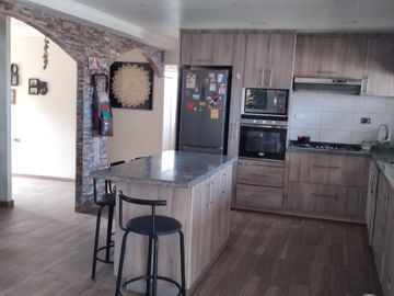 SAN SEBASTIAN- CASA DE 160 mT2 ADEMAS 6 CABAÑAS EQUIPADISIMAS FUNCIONANDO. OPORTUNIDAD.