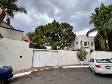 RESIDENCIA EN VENTA EN SANTA ISABEL ZONA ANDARES EN ZAPOPAN