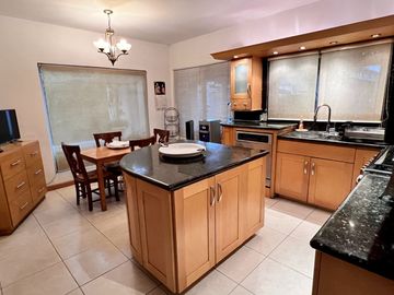 RESIDENCIA EN VENTA EN SANTA ISABEL ZONA ANDARES EN ZAPOPAN