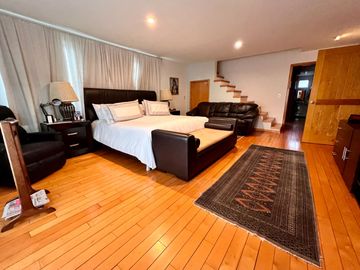 RESIDENCIA EN VENTA EN SANTA ISABEL ZONA ANDARES EN ZAPOPAN