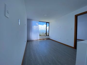 Venta de casa en Nayón, doble seguridad conjunto dentro de urbanización, áreas comunales con piscina, cerca del Club Rancho San Francisco.