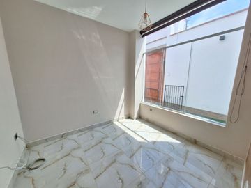 HERMOSA CASA EN VENTA EN RESIDENCIAL LAS VIÑAS DE POCOLLAY- TACNA