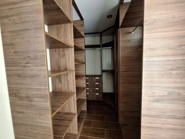 HERMOSA CASA EN VENTA EN RESIDENCIAL LAS VIÑAS DE POCOLLAY- TACNA