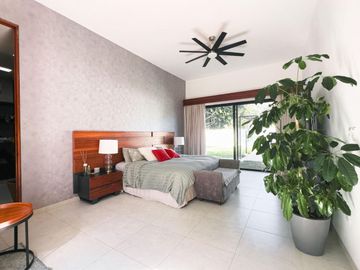 Casa con alberca privada y Terraza, en venta, Cholul, Mérida