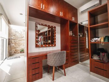 Casa con alberca privada y Terraza, en venta, Cholul, Mérida