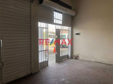 Venta De Local En La Av. Wiesse Paradero 7 De Mariscal Caceres En Sjl