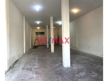 Venta De Local En La Av. Wiesse Paradero 7 De Mariscal Caceres En Sjl