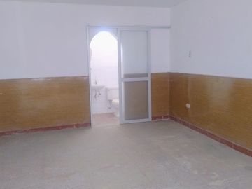 VENTA DE CASA CON VALOR DE TERRENO- EN PLENO CENTRO DE PIURA