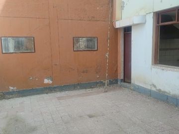 VENTA DE CASA CON VALOR DE TERRENO- EN PLENO CENTRO DE PIURA