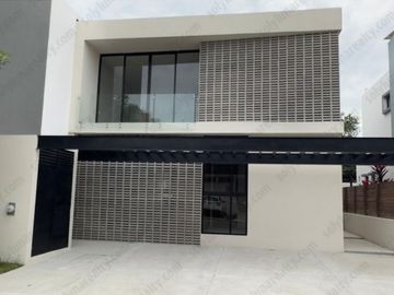 CASA EN VENTA EN NUEVO VALLARTA