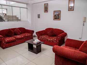 PROPIEDAD COMERCIAL EN VENTA – AV. JORGE BASADRE, MEDIA CUADRA DE UTP TACNA
