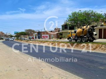 PROPIEDAD COMERCIAL EN VENTA – AV. JORGE BASADRE, MEDIA CUADRA DE UTP TACNA