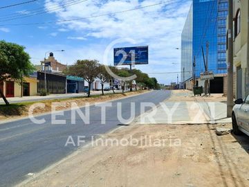 PROPIEDAD COMERCIAL EN VENTA – AV. JORGE BASADRE, MEDIA CUADRA DE UTP TACNA
