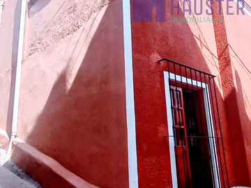 Casa en venta a unos pasos del edificio central de la UG