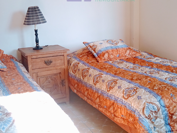 Casa en venta a unos pasos del edificio central de la UG
