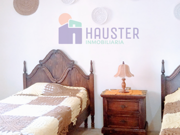 Casa en venta a unos pasos del edificio central de la UG