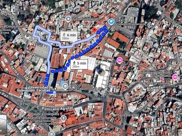 Casa en venta a unos pasos del edificio central de la UG