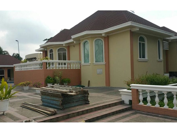Casa en Venta en Samborondon, Urb. Biblos, Guayaquil, Ecuador