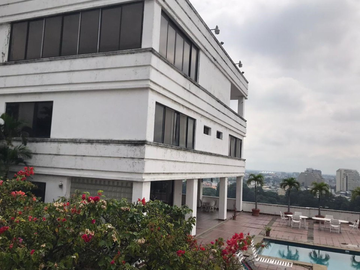 Edificio en Venta en Lomas de Urdesa, Guayaquil, Ecuador