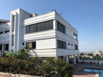 Edificio en Venta en Lomas de Urdesa, Guayaquil, Ecuador