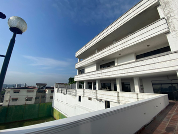 Edificio en Venta en Lomas de Urdesa, Guayaquil, Ecuador