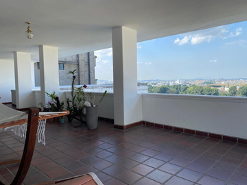 Edificio en Venta en Lomas de Urdesa, Guayaquil, Ecuador