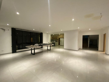Edificio en Venta en Lomas de Urdesa, Guayaquil, Ecuador