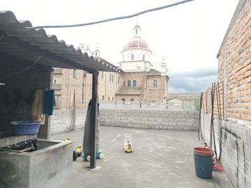 Excelente oportunidad de Inversión, casa en el Centro de Cotacachi