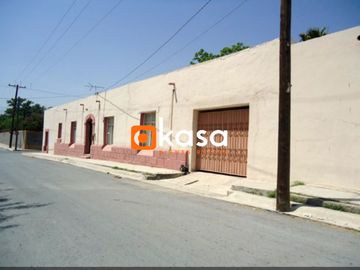 Quinta en Venta en García, N.L. Centro.