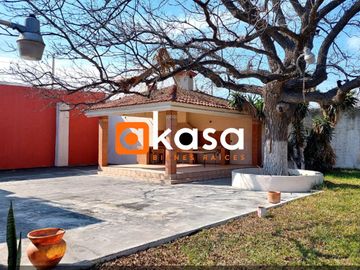 Quinta en Venta en García, N.L. Centro.