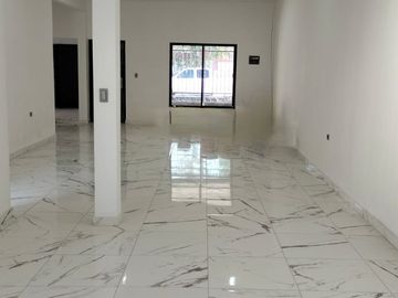 CASA EN VENTA COMPLETAMENTE RENOVADA AL NORTE DE LA CD.