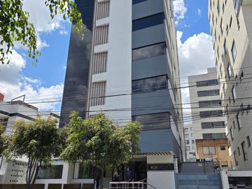 Venta Local u oficina interior en PB, calle La Razón entre el Mercurio y El Comercio, 42.26 M2 útil más un parqueadero  $69.500