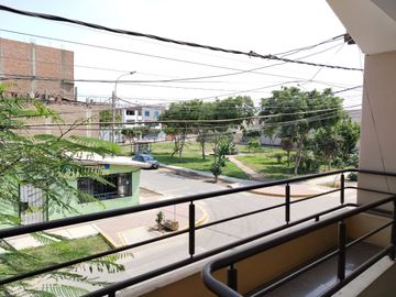 ¡Oportunidad Unica En Oquendo! Casa De 3 Pisos En Venta