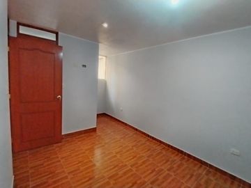 ¡Oportunidad Unica En Oquendo! Casa De 3 Pisos En Venta