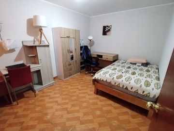 ¡Oportunidad Unica En Oquendo! Casa De 3 Pisos En Venta
