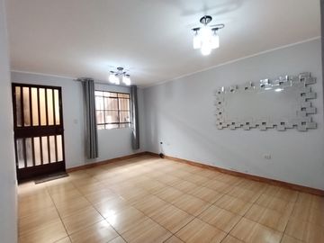 ¡Oportunidad Unica En Oquendo! Casa De 3 Pisos En Venta