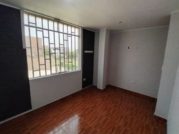 ¡Oportunidad Unica En Oquendo! Casa De 3 Pisos En Venta
