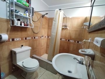 ¡Oportunidad Unica En Oquendo! Casa De 3 Pisos En Venta