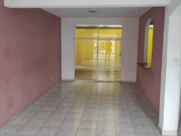 PRECIOSA Y AMPLIA CASA, EXCELENTE UBICACIÓN EN FRACC. LAS AMÉRICAS, ¡¡¡A UNOS MINUTOS DE CDMX!!! -NO CRÉDITOS-